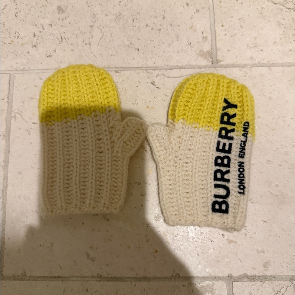 Burberry Kids Two-Tone Yellow and White Mittens XXS